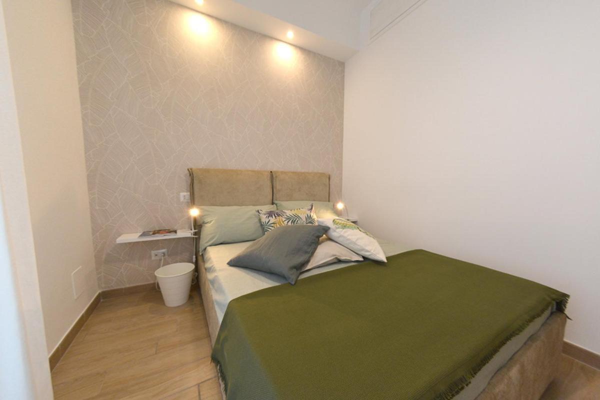 Al Settimo Piano Bed & Breakfast Bari Exterior photo